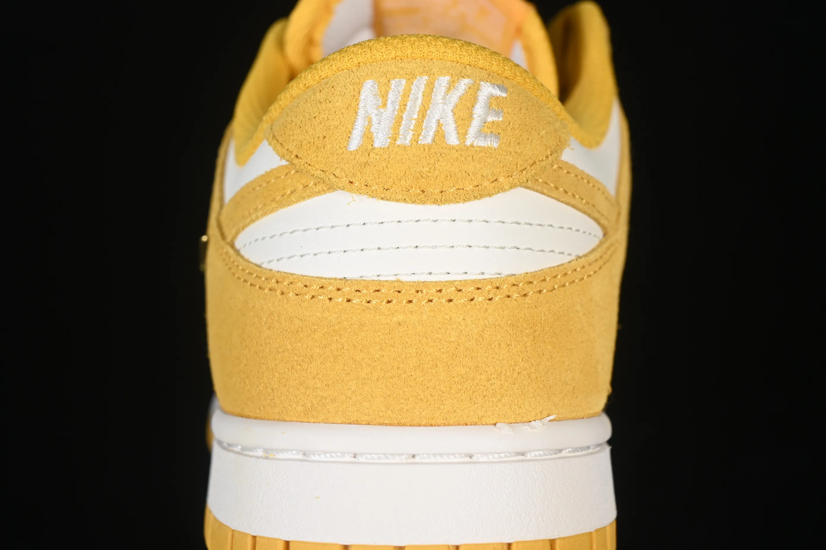 All Categories Nk SB Dunk Series Nk SB Dunk Low Low-top sneakers Nike SB Dunk Low Year of the Horse White and Yellow Low-top casual sneakers IB4417-101